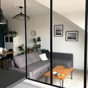 https://joli-t2-avec-balcon-calme-vue-sur-intra-muros.inbrittany.com